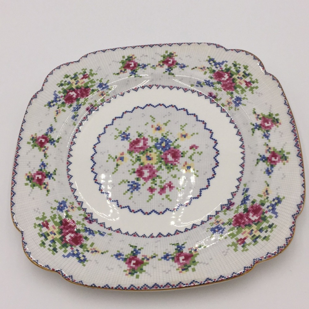 Royal Albert Petit Point Bone China Dinner…
